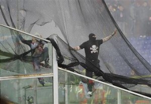 ultras-serbi-stadio-ferraris-genova-300x206[1]