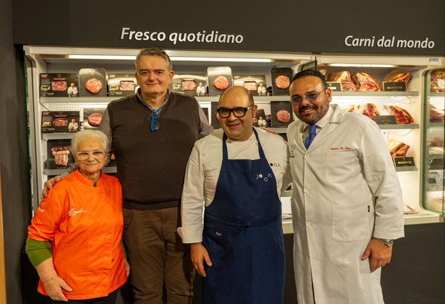 I piatti preparati con spesa consapevole e carne sostenibile da Trippicella e chef D’Agostino sono serviti